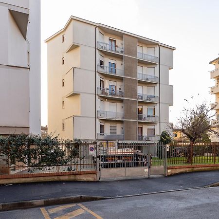شقة Pisa Quiet And Bright Flats With Balcony المظهر الخارجي الصورة